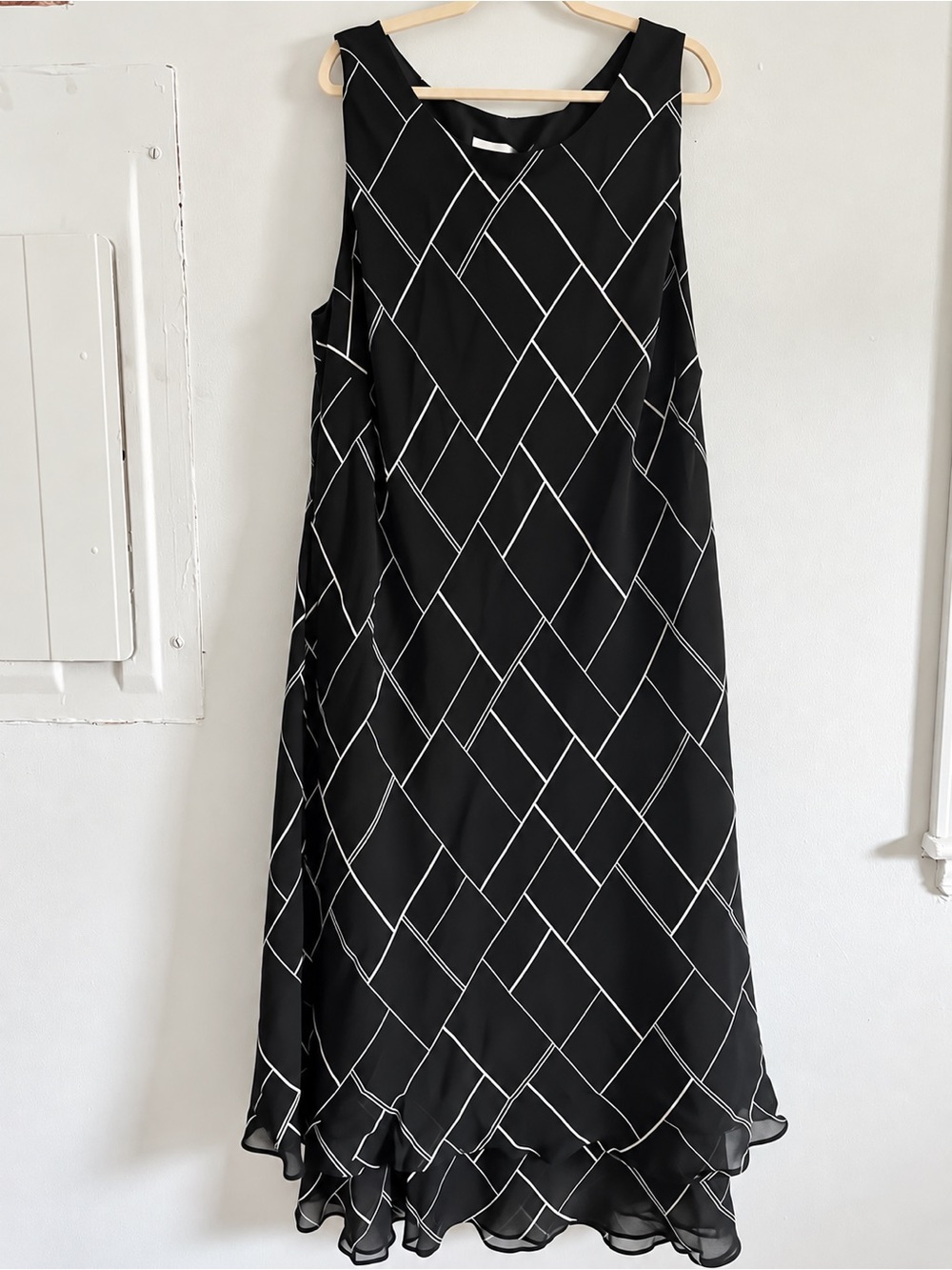 Donna Ricco Black Maxi Dress with White Geometric Print